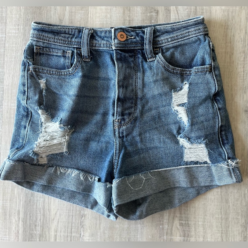 HOLLISTER Blue Distressed Denim Ultra High Rise Mom Cuffed Shorts 3” Size 00 W23